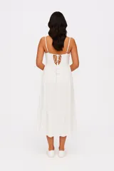 Vestido largo blanco de viscosa con breteles finos y corte holgado.