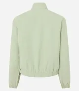 Campera bomber negra de viscosa con cierre delantero, bolsillos con solapa y pespuntes contrastantes en color blanco.