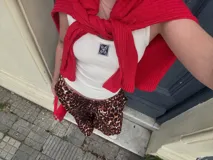 Musculosa negra de morley viscosa con logo bordado en el pecho.