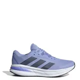 Championes Adidas Galaxy 7, color lila con detalles en azul marino y blanco. Ideales para running, con mediasuela Cloudfoam y suela de TPU.