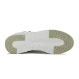 Championes casuales Avia Procyon, color blanco con detalles en azul marino.