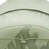 Mochila con funda para laptop, bolsillos laterales y sistema elástico frontal para guardar prendas. Con correas acolchadas ajustables y correa para el esternón para mayor comodidad.
