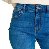 Pantalón de jean de tiro alto, corte recto y color azul medio.