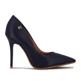 Zapato de tacón alto Vizzano, color nude, con punta fina y detalle de logo dorado en el lateral.