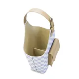 Bolso matero con diseño a cuadros color lila y blanco, con bolsillo frontal color beige y manija superior con hebilla.