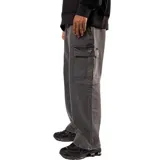 Pantalón cargo de jean color gris oscuro, corte holgado, con bolsillos laterales y traseros con solapa.