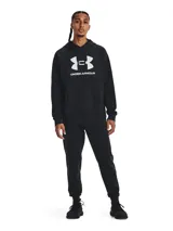 Buzo gris de Under Armour, línea Rival Fleece, con capucha y logo estampado en el frente.