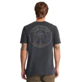 Remera negra de manga corta con cuello redondo y estampado en el pecho con diseños geométricos y un ojo.