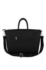 Cartera Las Oreiro color marrón, con doble asa superior y correa de hombro ajustable y extraíble. Incluye un llavero decorativo de cuerda trenzada.