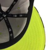 Gorra New Era 59Fifty del equipo de baloncesto Chicago Bulls, con logo bordado en verde y gris, y visera plana verde.