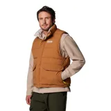 Chaleco puffer reversible color marrón con relleno de plumón. Un lado es liso con bolsillos con solapa y logo de Columbia bordado en el pecho. El otro lado es liso con bolsillos laterales y logo de Columbia bordado en el pecho.