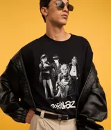 Remera negra de algodón con estampa del grupo musical Gorillaz.