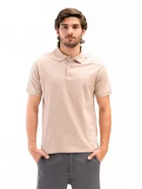 Remera polo negra de jersey con cuello clásico y tapeta de dos botones.