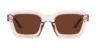 Lentes de sol cuadrados con armazón rosado transparente y lentes marrones polarizadas.