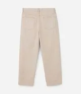 Pantalón baggy negro de sarga de algodón, con cintura fija con trabillas, botón contrastante y cierre por cremallera oculto, bolsillos laterales y traseros. Modelo holgado de corte recto y ancho.