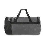 Bolso deportivo Olympikus negro con doble asa de mano, correa de hombro ajustable y varios bolsillos con cierre.