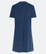 Vestido corto tipo t-shirt, color azul, con mangas cortas y bolsillos laterales.