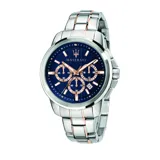 Reloj Maserati Successo con caja de acero inoxidable plateada de 44mm, esfera azul con detalles en dorado y correa de acero inoxidable plateada con detalles en dorado.