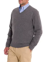 Sweater gris de lana y cashmere con cuello en V, manga larga y calce regular.