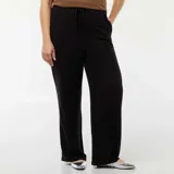 Pantalón negro de corte recto con cintura elástica y cordón ajustable.