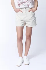 Short de jean color crudo, de tiro alto y corte recto.