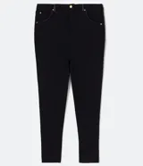 Pantalón legging negro de viscosa con bolsillos laterales.