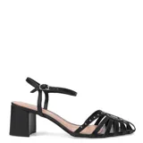 Sandalias de cuero color marrón caramelo, con taco cuadrado, tiras entrecruzadas y pulsera con hebilla.