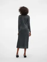 Vestido midi negro con brillos plateados, de manga larga y cuello redondo. Confeccionado en tejido de punto con forro de algodón.