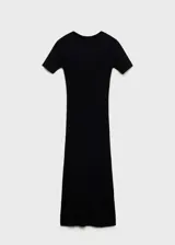 Vestido midi negro de punto, entallado, con cuello redondo, mangas cortas y abertura en la parte delantera. Diseño reversible.