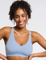 Bralette de lycra negro sin aro, marca Montelle. Tiene copa interna removible, breteles fijos regulables y broche trasero de tres posiciones.