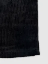 Pantalón de pana verde militar con cintura elastizada, cordón de algodón, bolsillos laterales y un bolsillo trasero.