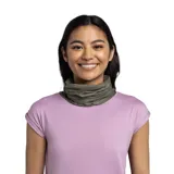 Cuello multifuncional Buff Coolnet Uv, color verde oliva, ideal para proteger del sol y el viento.