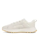Championes Under Armour Street Mirage, color negro con suela blanca.