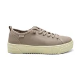 Championes Skechers BOBS Copa color beige, de estilo casual con plataforma y cordones. Capellada de lona y cuero sintético con forro de rizo. Plantilla acolchada Memory Foam y suela de tracción flexible.