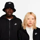 Campera con capucha Nike Sportswear Club Fleece negra con cierre frontal y logo bordado en blanco.