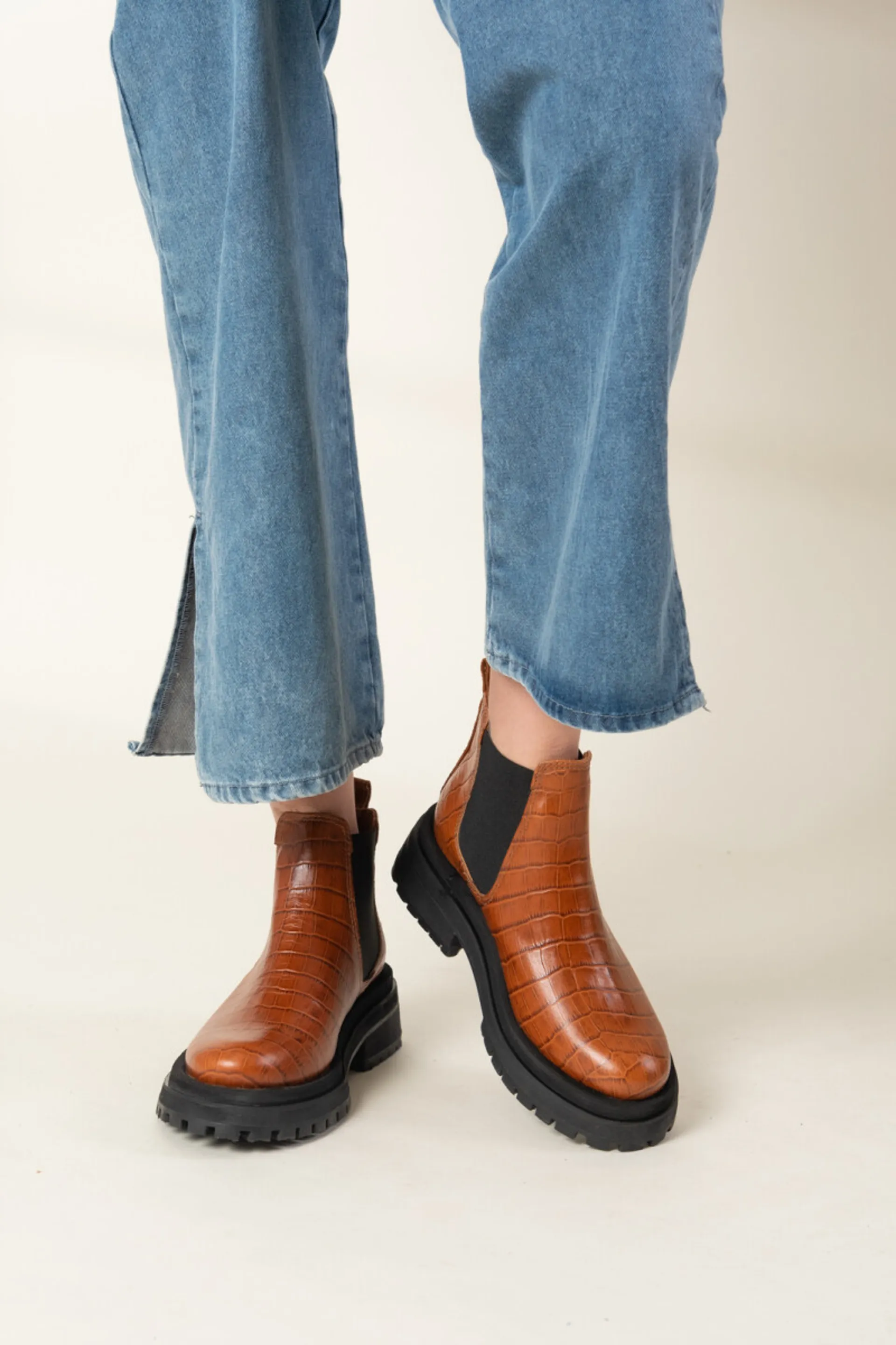 Borcegos New Tokio en Maura Trendo